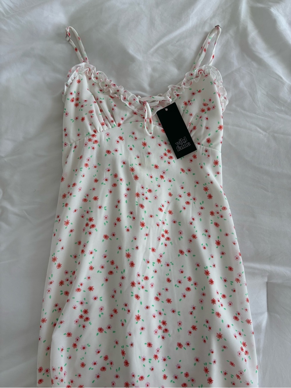 wild fable white mini dress with red floral print 𝜗𝜚